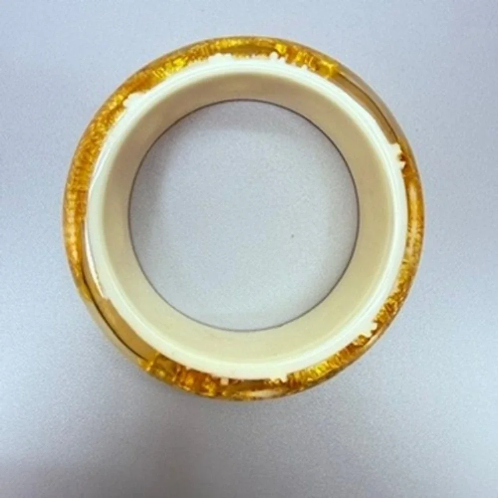 Chunky Vintage Asian Dragon White and Gold Lucite Bangle Bracelet 7.5